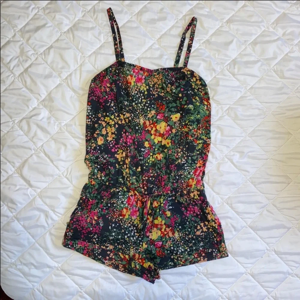 Romper - Picture 1 of 7